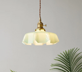 Nordic Bloom Glass Pendant – Minimalistische Glazen Hanglamp in Crèmekleurige Bloemstijl