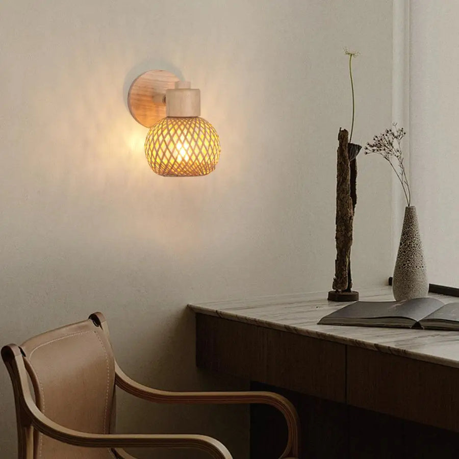 BambuZen Retro Japanse Bamboe Wandlamp – Natuurlijke Rattan Sfeerverlichting