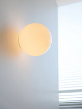 LumoSphere Witte Glasbol LED Wandlamp