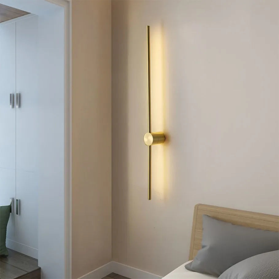 Gouden LED wandlamp in een modern, minimalistisch ontwerp • Verlichting Gouden LED wandlamp in een modern, minimalistisch ontwerp • Verlichting