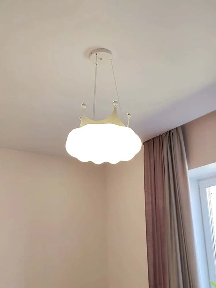 PrincessLume – Franse Kroonlamp met Crèmekleurige Windstijl - hanglampen - close-up