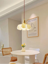 Nordic Bloom Glass Pendant – Minimalistische Glazen Hanglamp in Crèmekleurige Bloemstijl