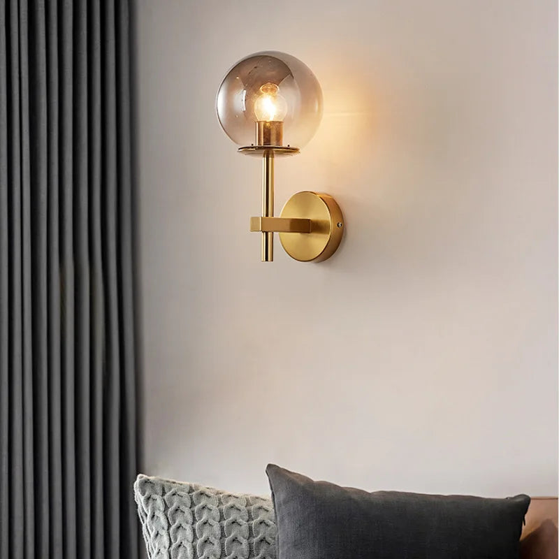 LumiNord – Nordic Moderne LED Wandlamp met Glazen Lichtbol