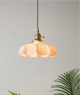 Nordic Bloom Glass Pendant – Minimalistische Glazen Hanglamp in Crèmekleurige Bloemstijl