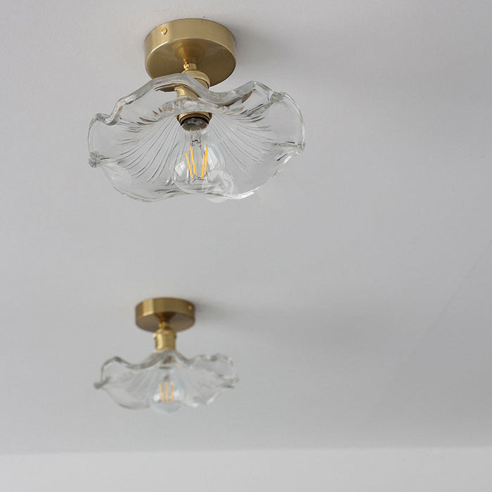 Glazen Plafondlamp In De Vorm Van Een Hibiscus - plafondlamp - sfeerbeeld