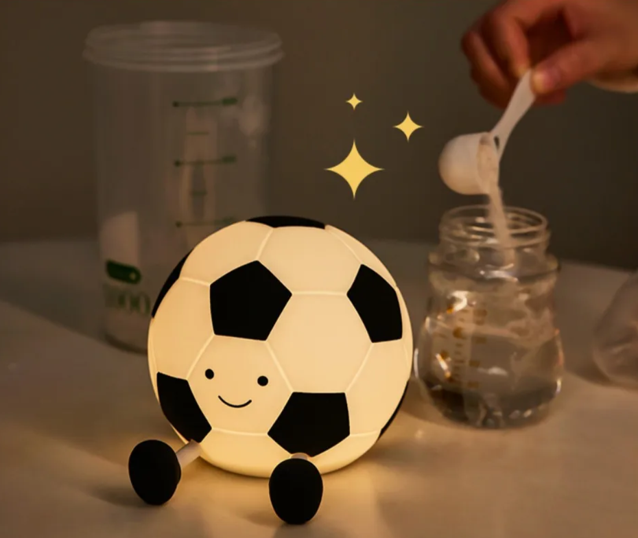 GlowKick Voetbal Nachtlamp - tafellampen - close-up