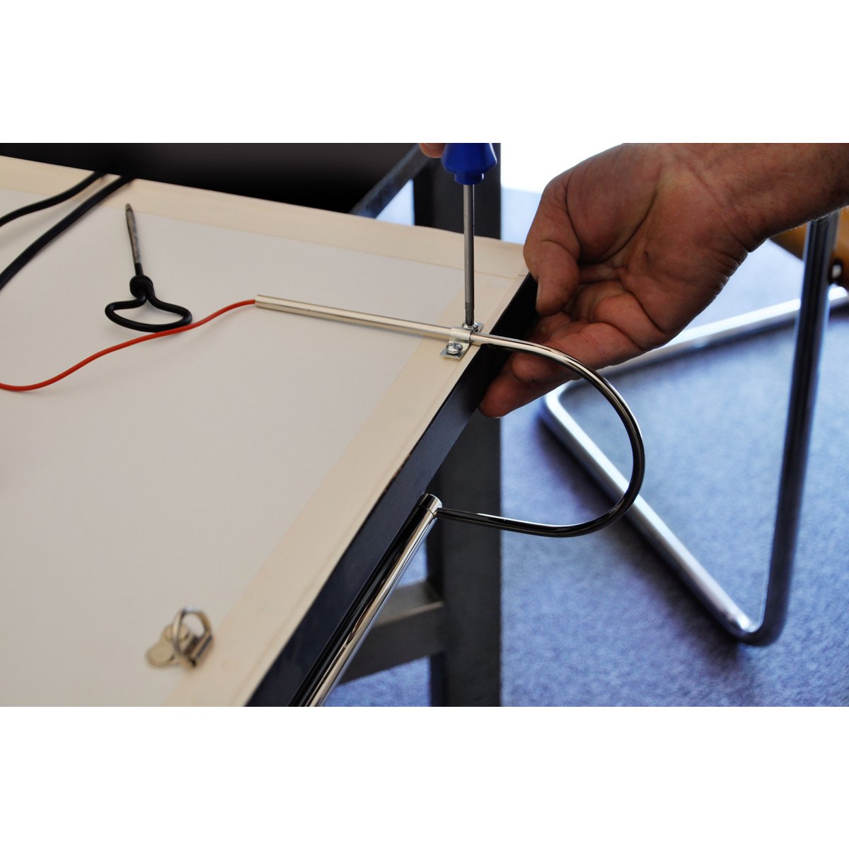 Betec Leuchten Manufactur - Clarus schilderijlamp LED van messing, 2700 Kelvin - wandlampen - zijaanzicht