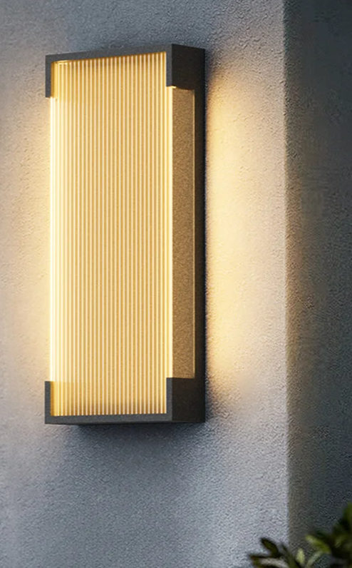 SolarSteel Wandlamp – Zonne-energie Buitenlamp in RVS
