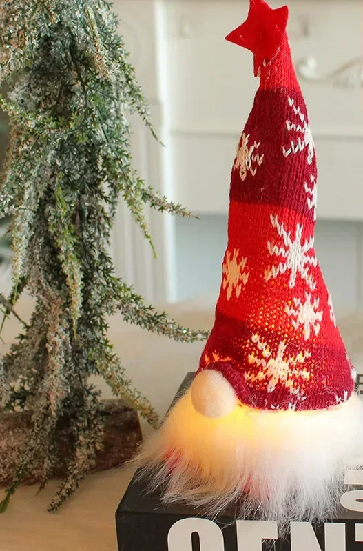 LUMIGNOME – LED Kerst Kabouter Zonder Gezicht - buitenverlichting - close-up