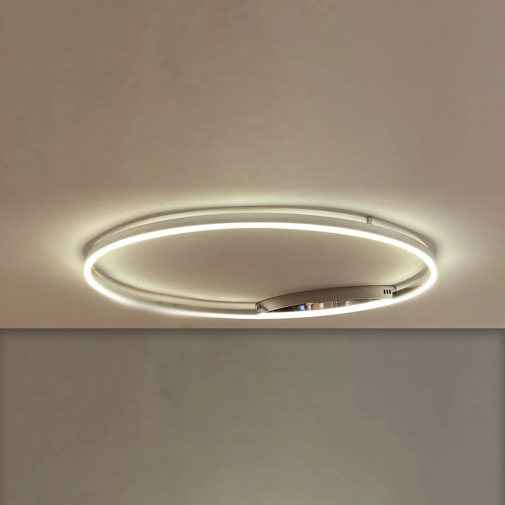 Skapetze - S.LUCE LED Ring 100 Wand & Plafond Dimbaar Chroom - wandlampen - close-up