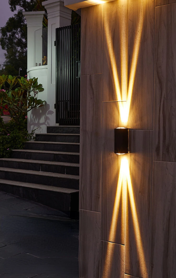 Stralux Beam IP65 Wandlamp – Minimalistische LED Buitenlamp met Smalle Lichtbundel voor Gevel, Tuin & Terras