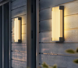 SolarSteel Wandlamp – Zonne-energie Buitenlamp in RVS