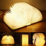 Betoverde Boekenlamp Voor  Op Tafel Met Warm Licht