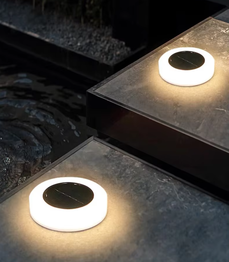 Moderne Zonne-Energie LED Tuinlamp - buitenverlichting - in de kamer