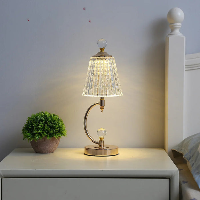 Vintage Gouden Tafellamp Gemaakt Van Crystal - tafellampen - in de kamer