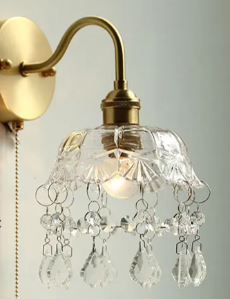 AuroraLux Nordic Wandlamp – Moderne Koperen Wandlamp met Trekschakelaar & Glazen Kap - wandlamp - close-up