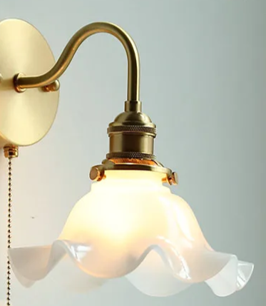 AuroraLux Nordic Wandlamp – Moderne Koperen Wandlamp met Trekschakelaar & Glazen Kap - wandlamp - materiaaldetail