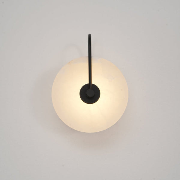 Rustgevende Alabaster LED Wandlamp