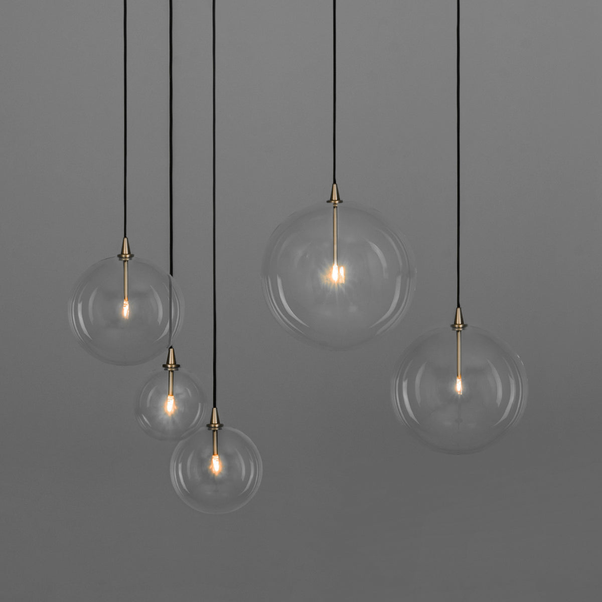 Schwung Lighting - Glass Globe Pendant FI 350 - hanglampen - verlicht