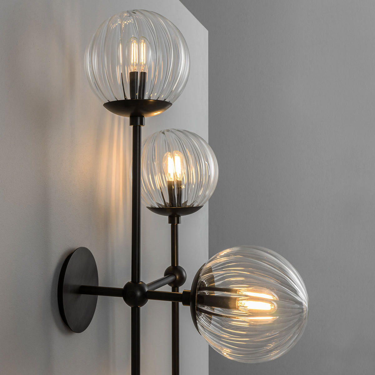 Schwung Lighting - Armstrong 4R - wandlampen - close-up