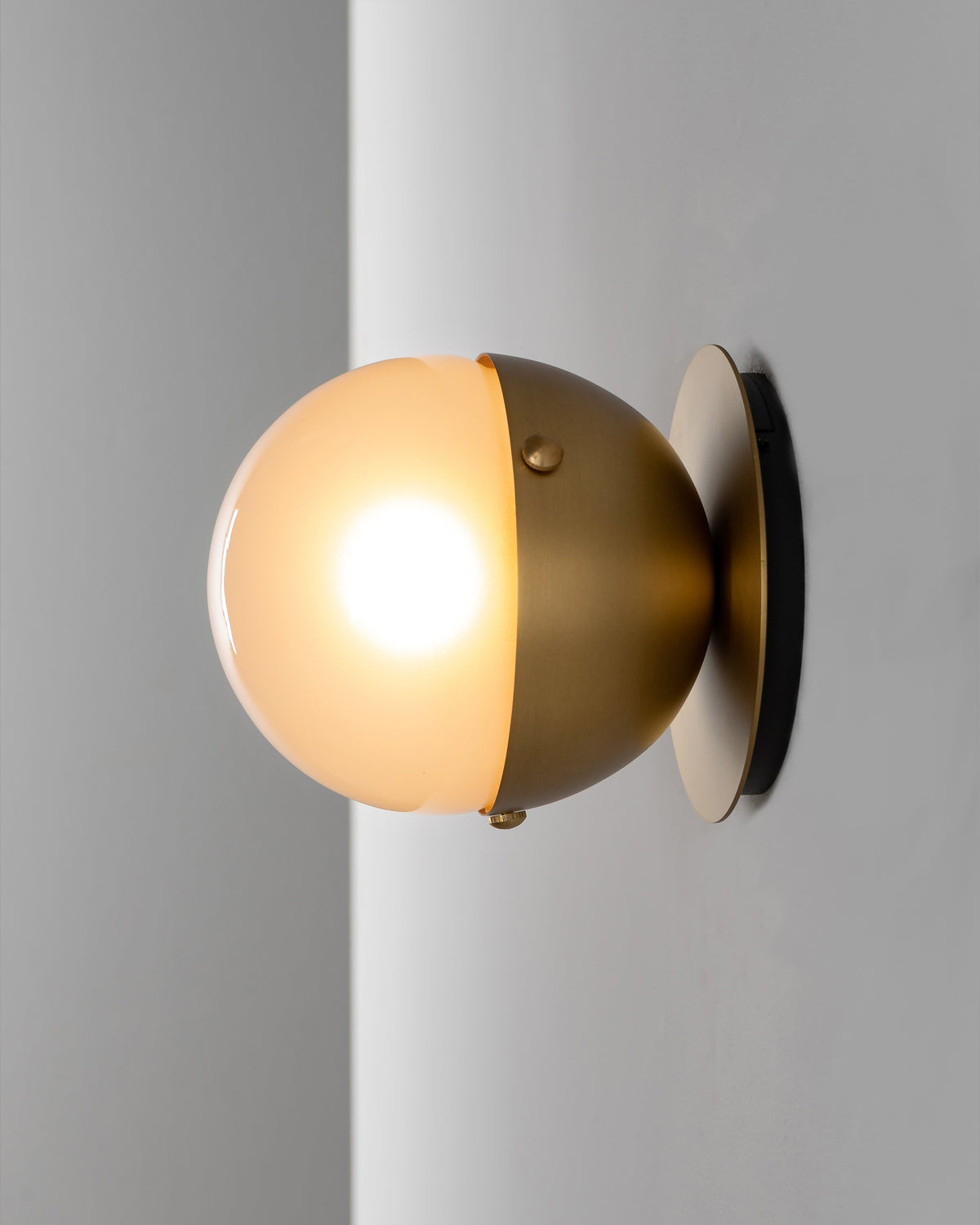 Schwung Lighting - Molecule 1 - wandlamp - close-up
