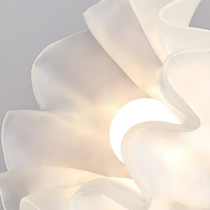 Eenvoudige Tiffany Plafondlamp Met Minibloemen - plafondlamp - sfeerbeeld