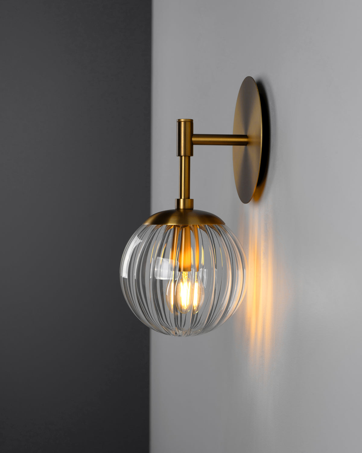 Schwung Lighting - Pulsar 150 - wandlampen - close-up
