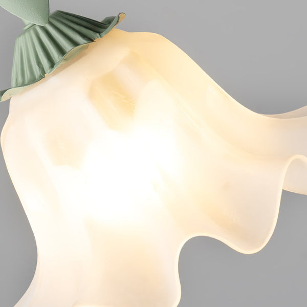 Glazen Hanglamp In De Vorm Van Een Bloem