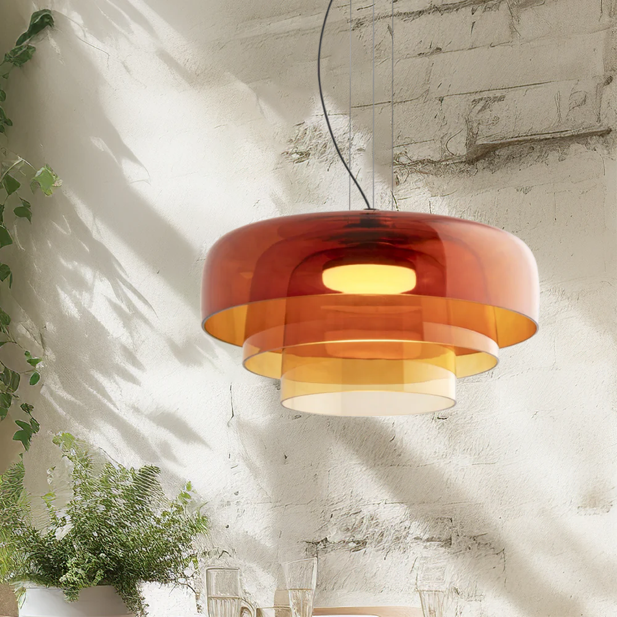 Glazen Plafondlamp Met Historische Charme en Moderne Functionaliteit - plafondlamp - close-up
