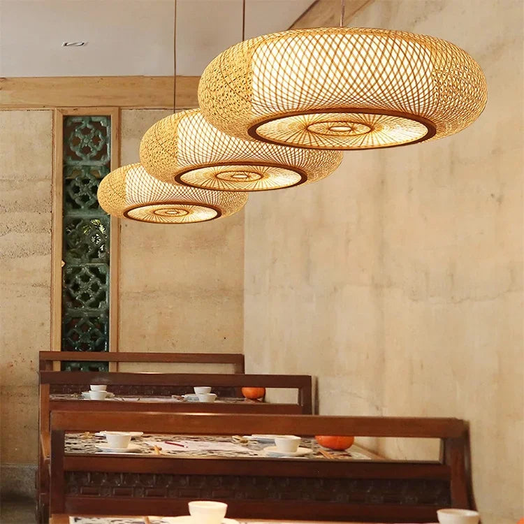 BambuLoom Grace: Handgemaakte Bamboe Rieten Hanglamp - hanglampen - close-up