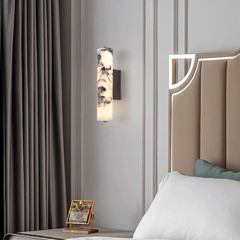 Marbella Lux Sconce – Natuurlijke Zwarte Marmeren Wandlamp in Italiaans Design voor Slaapkamer &a Woonkamer