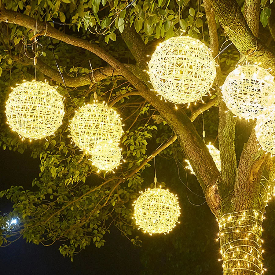 Kerst LED Rotanbal Slinger – Warme Feestverlichting & Buiten Fairy Garden Kerstverlichting - buitenverlichting - in de kamer