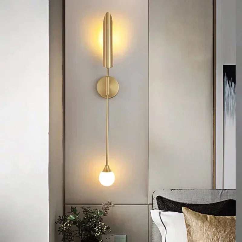LustraVogue Aura – Luxe Moderne Wandlamp met Glazen Kap
