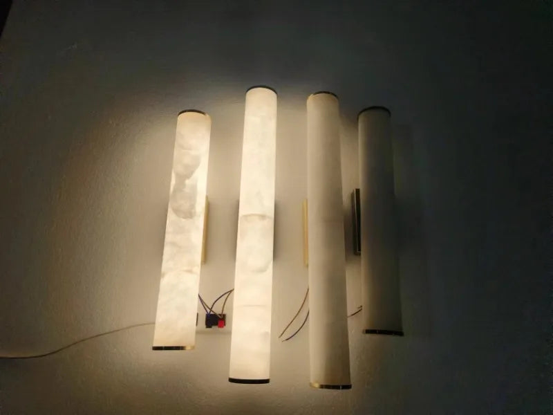 Auralis Lux – Minimalistische Wandlamp van Koper & Marmer