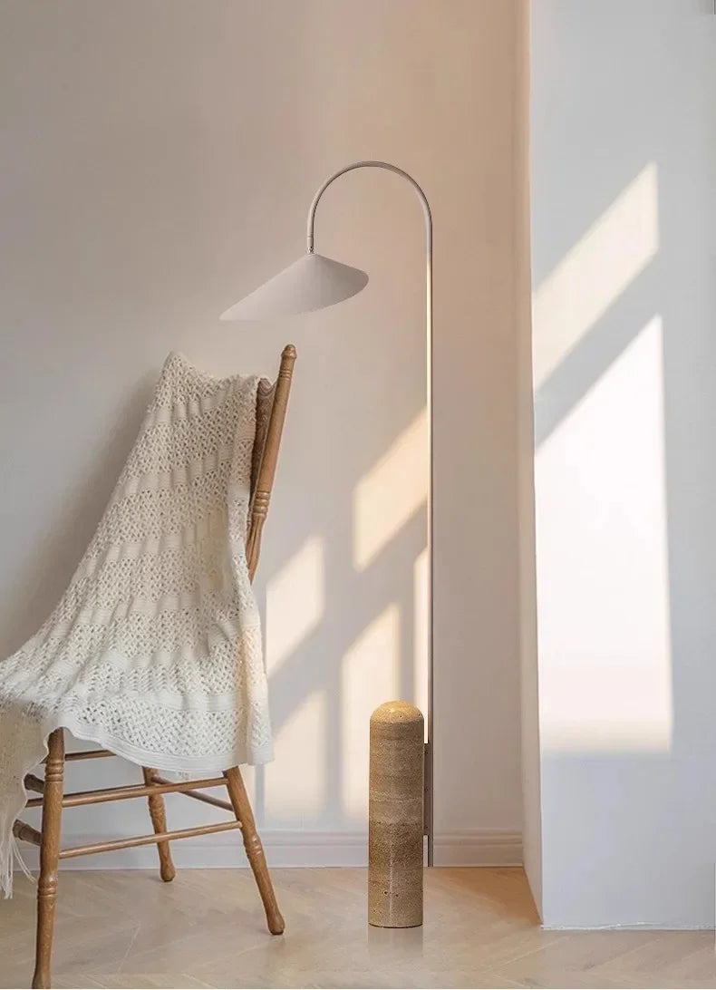 Nordic Arum | Minimalistische Design Vloerlamp met Marmeren Basis - vloerlampen - zijaanzicht