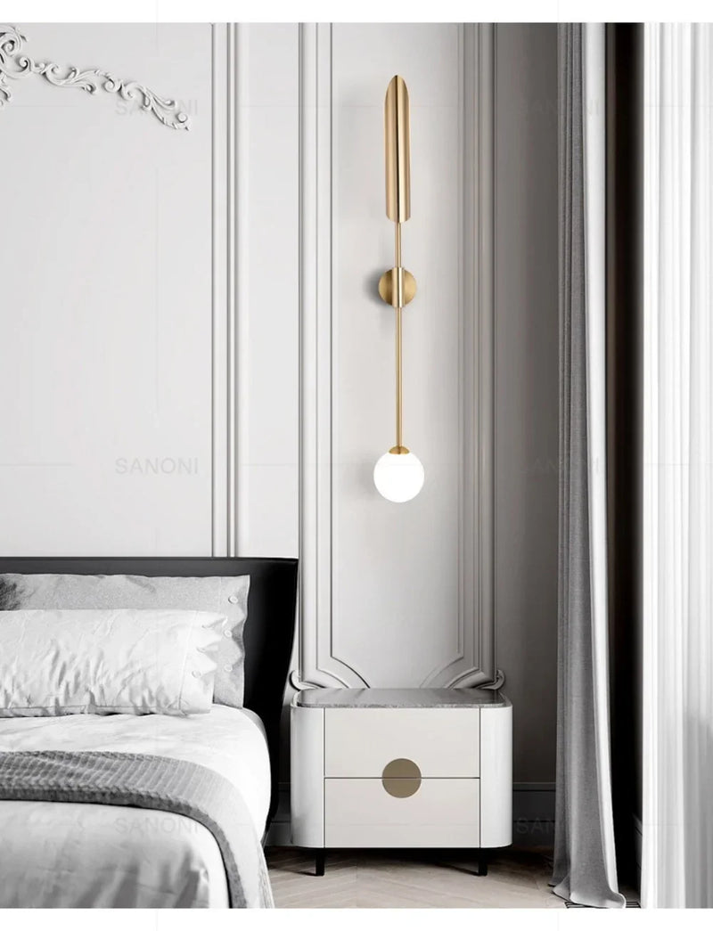 LustraVogue Aura – Luxe Moderne Wandlamp met Glazen Kap