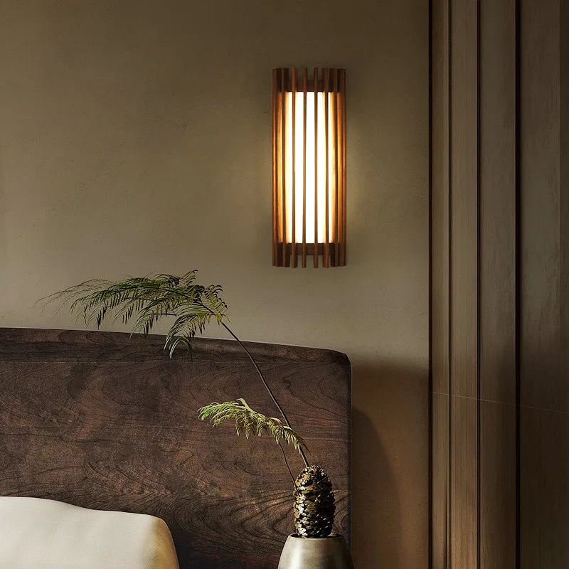 “ZenAura Wabi-Sabi Wandlamp” – Japanse Retro Walnoot LED Wandverlichting - wandlamp - detail