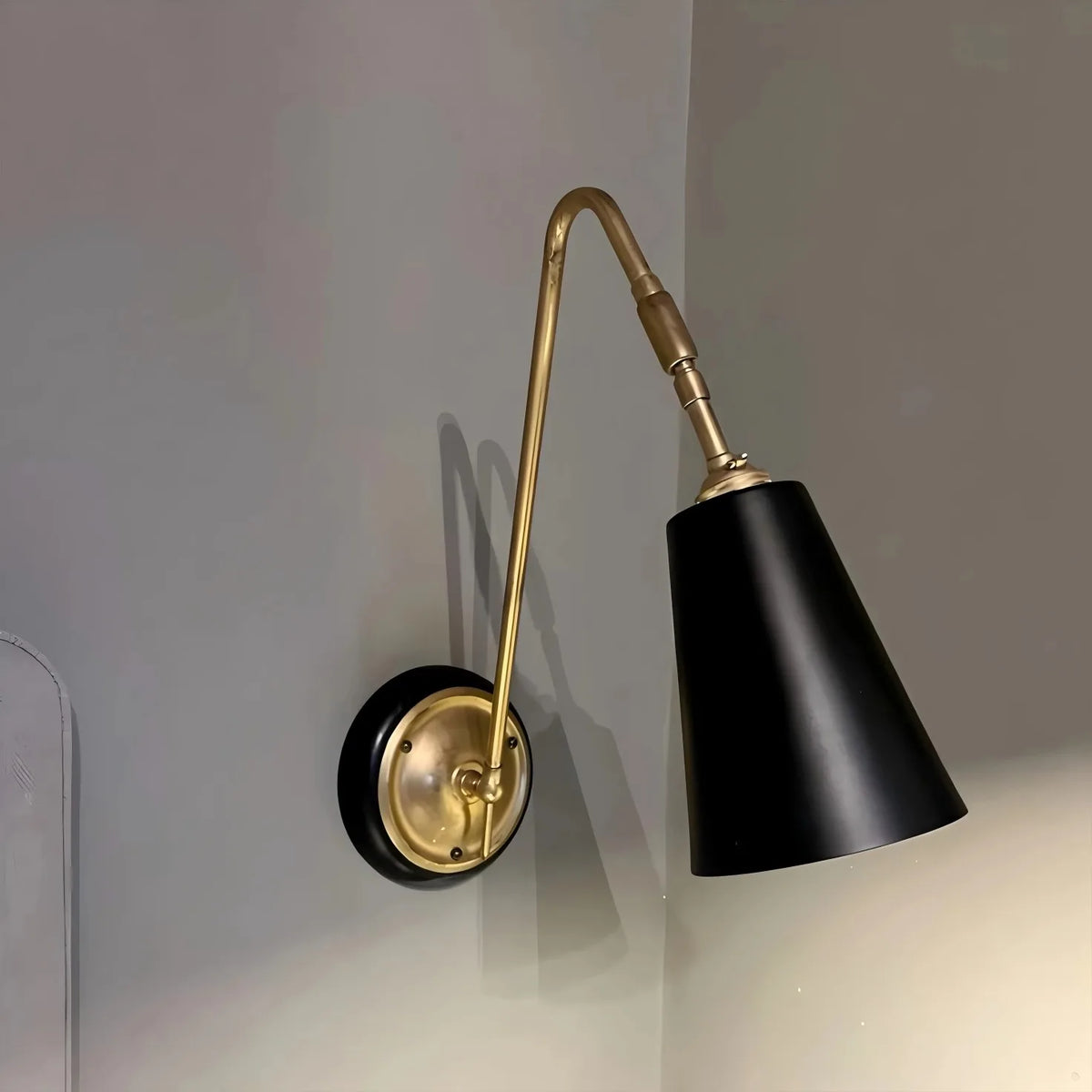 Auréno Retro Messing Wandlamp - wandlamp - zijaanzicht