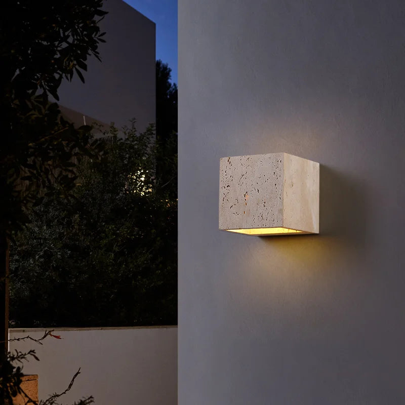 StoneBloc Buitenwandlamp – Natuurlijke Steenlook Wandlamp voor Tuin, Hal & Badkamer - buitenverlichting - zijaanzicht