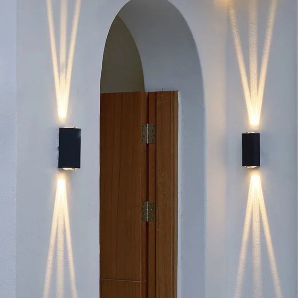 Stralux Beam IP65 Wandlamp – Minimalistische LED Buitenlamp met Smalle Lichtbundel voor Gevel, Tuin & Terras