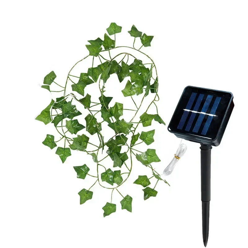 SolarLeaf Sfeerverlichting – Zonnelamp Slinger met Kunstbloemen & Bladeren - buitenverlichting - close-up