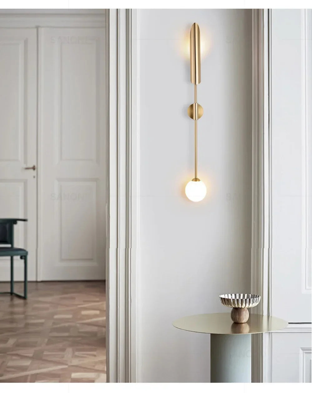 LustraVogue Aura – Luxe Moderne Wandlamp met Glazen Kap - wandlamp - detail
