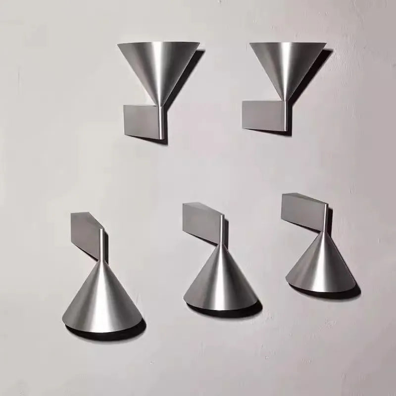 LumoCone Italiaanse Minimalistische Wandlamp - wandlamp - zijaanzicht