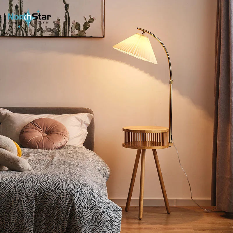 Scandinavische Houten Driepoot Vloerlamp