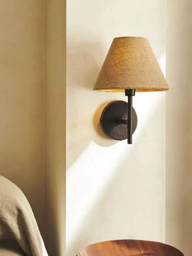 “VintageLoom Wabi-Sabi Wandlamp” – Retro Stoffen Wandlamp - wandlamp - sfeerbeeld