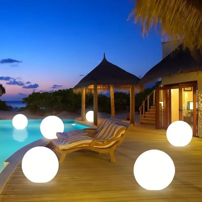 LUXARÉ GlowSphere RGB Tuinlamp op Zonne-energie - buitenverlichting - detail