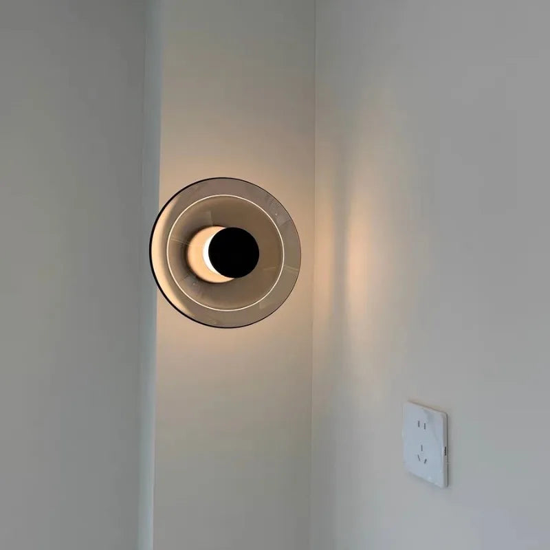 Nordic AuraGlass – Moderne Glazen LED Wandlamp - wandlamp - sfeerbeeld