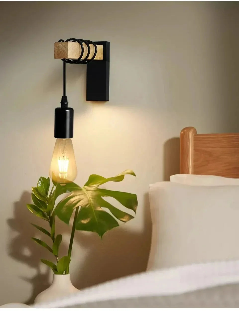 RetroLume – Vintage Wandlamp van Hout & IJzer met LED E27 | Industrieel & Loft Design - wandlamp - sfeerbeeld