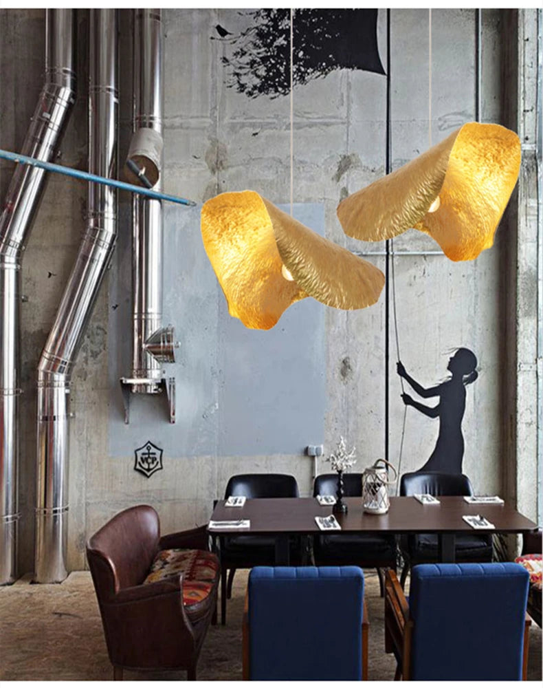 Minimalistische Koperen Hanglamp in Lotusblaad Ontwerp
