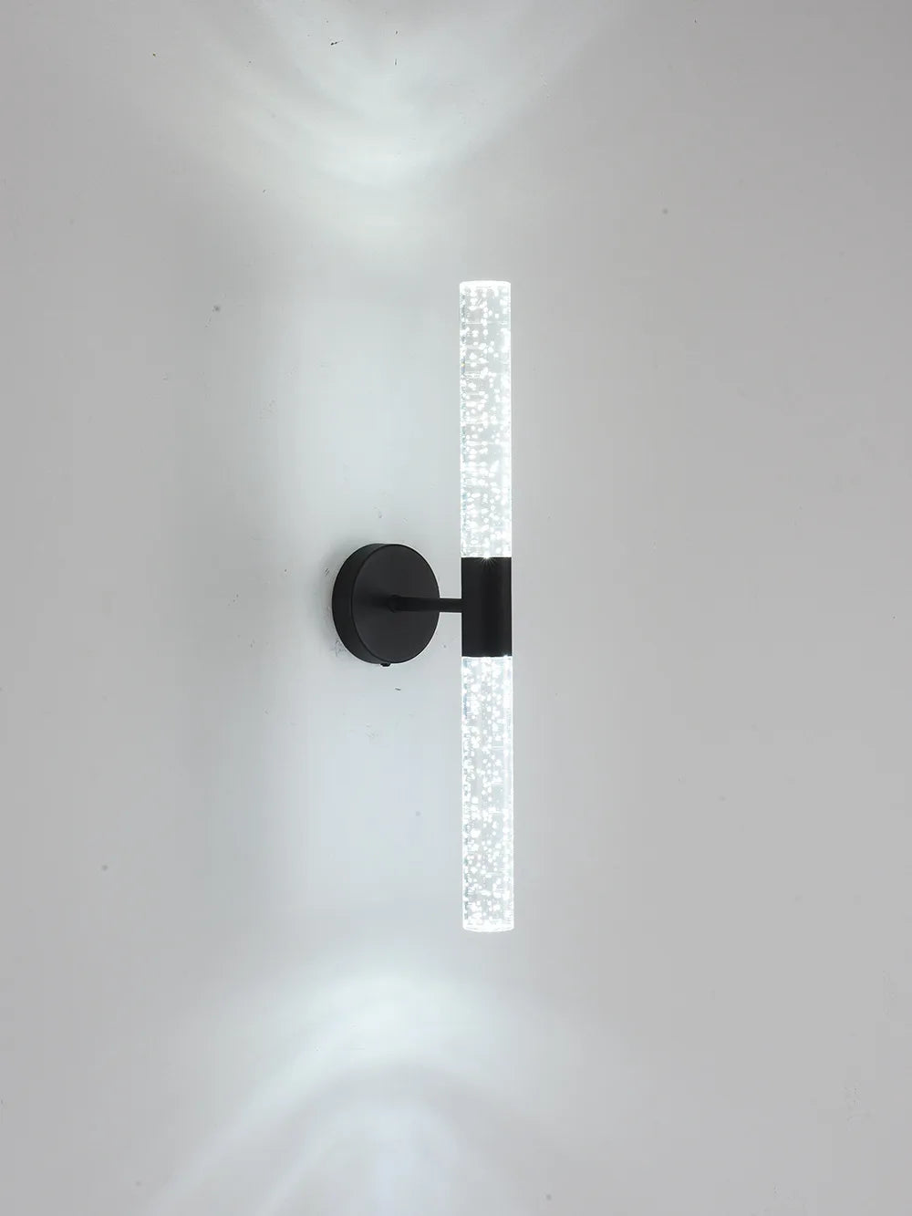 LumiGlas – Luxe LED Wandlamp met Kristal Bubbelstaaf - wandlamp - sfeerbeeld